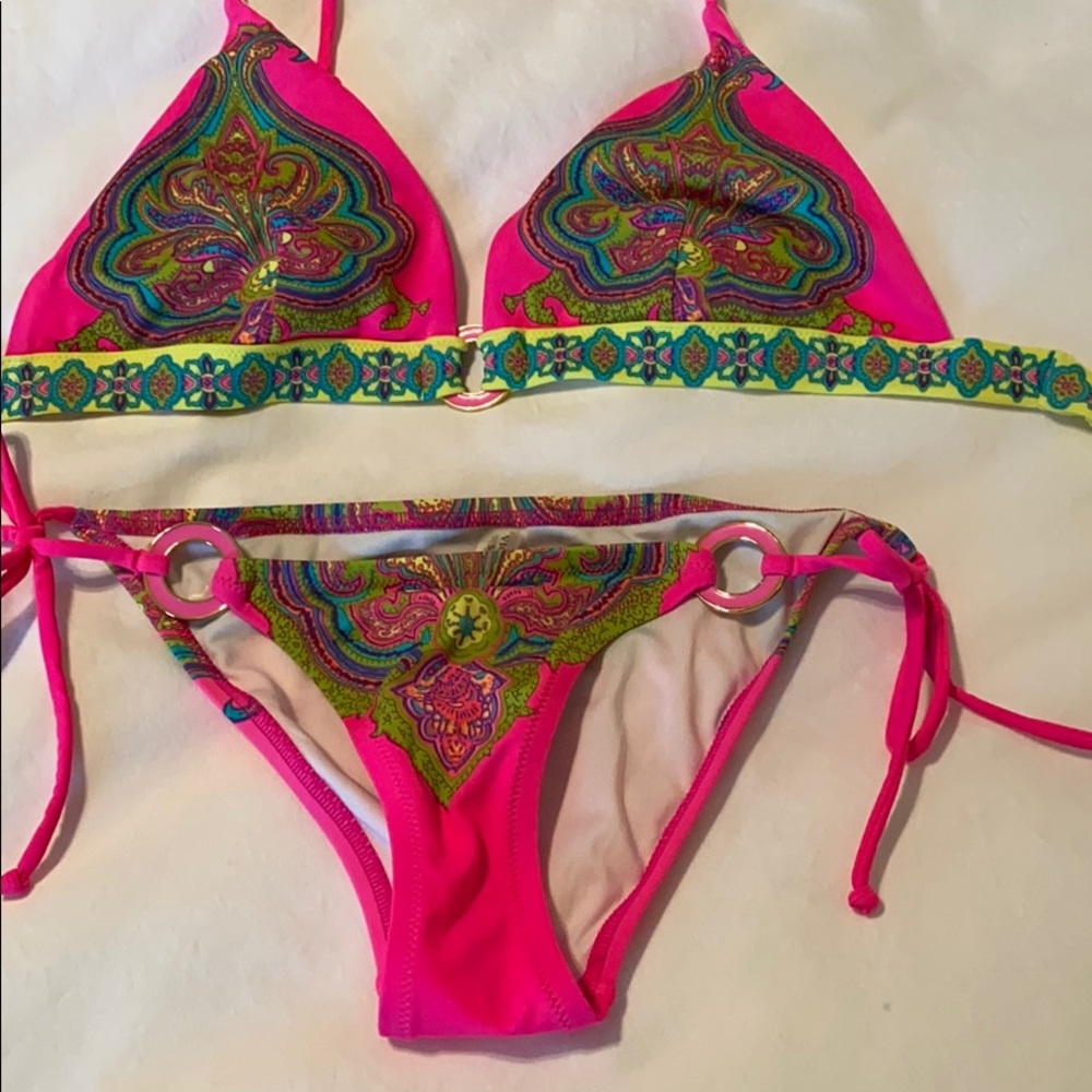 Victoria’s Secret bikini